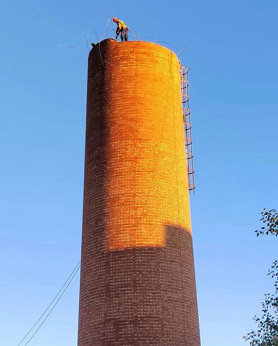 鷹潭煙囪拆除公司:探索環(huán)保與效益雙贏的拆除新路徑